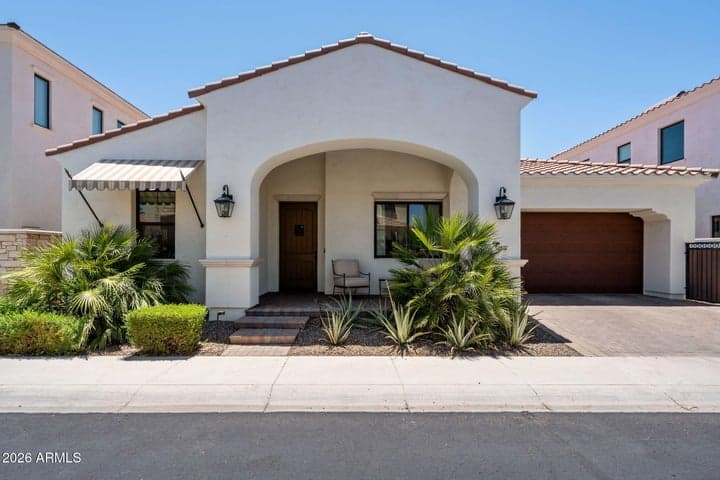3927 E CRITTENDEN Lane, Phoenix, AZ