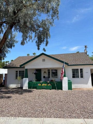 1524 E EARLL Drive, Phoenix, AZ