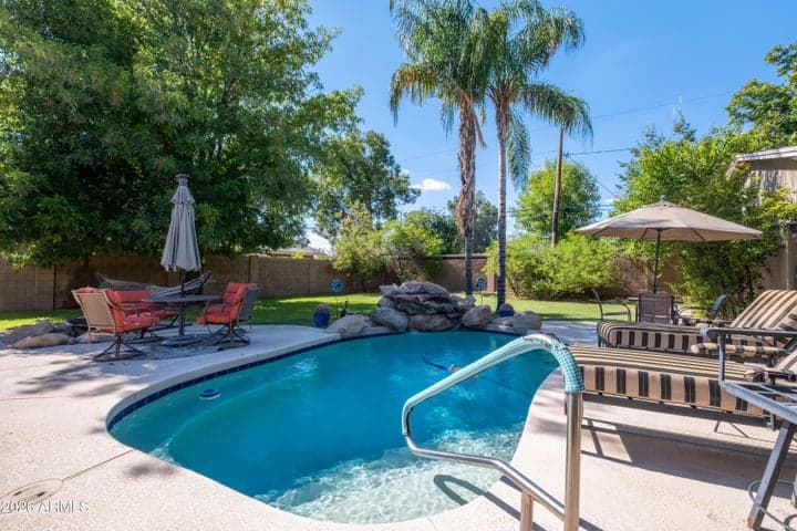 2242 W HAYWARD Avenue, Phoenix, AZ