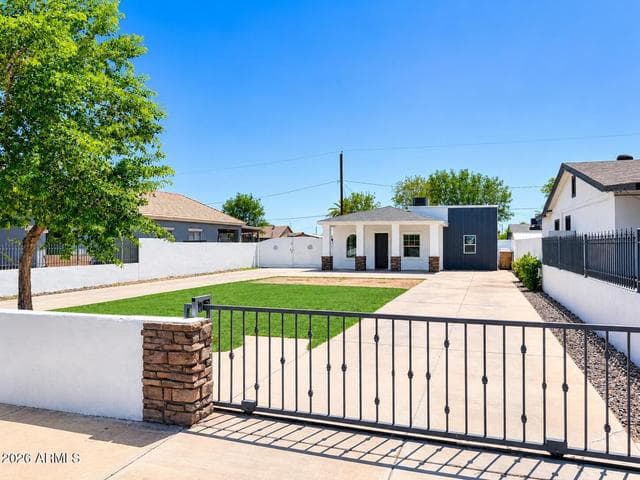 4437 S 8TH Place, Phoenix, AZ