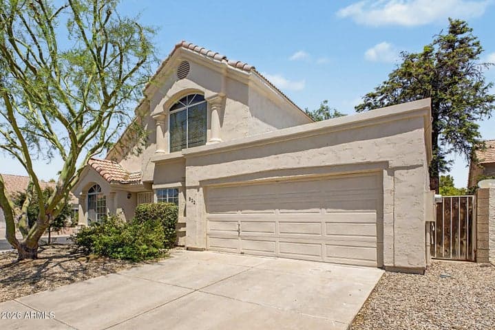 822 W BRADFORD Drive, Gilbert, AZ