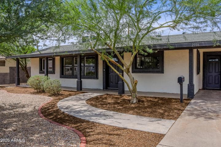 2936 W HIGHLAND Avenue, Phoenix, AZ