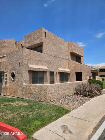 10828 N BILTMORE Drive #118, Phoenix, AZ