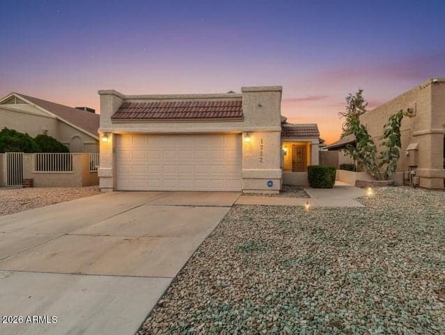 1722 N COMANCHE Drive, Chandler, AZ