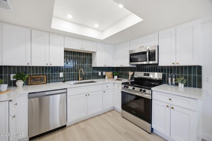 8011 N 49TH Avenue, Glendale, AZ