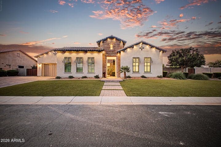 2580 E VALLEJO Drive, Gilbert, AZ
