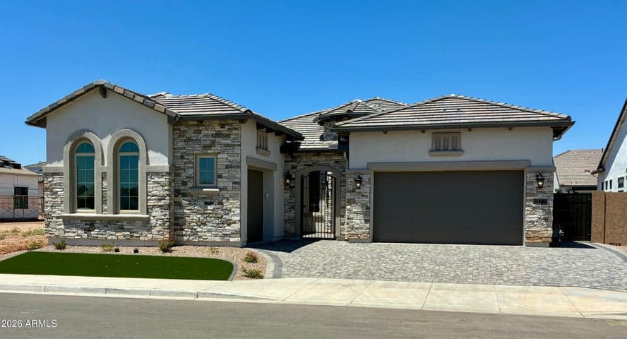 1071 E PEACH TREE Drive, Chandler, AZ