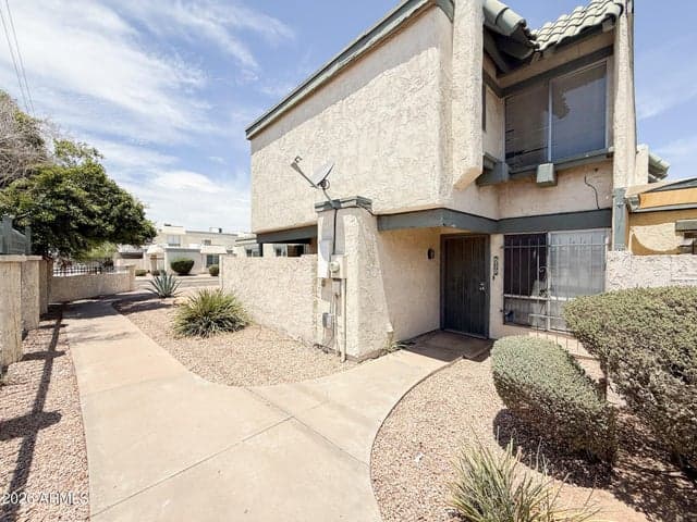 5172 W OLIVE Avenue, Glendale, AZ