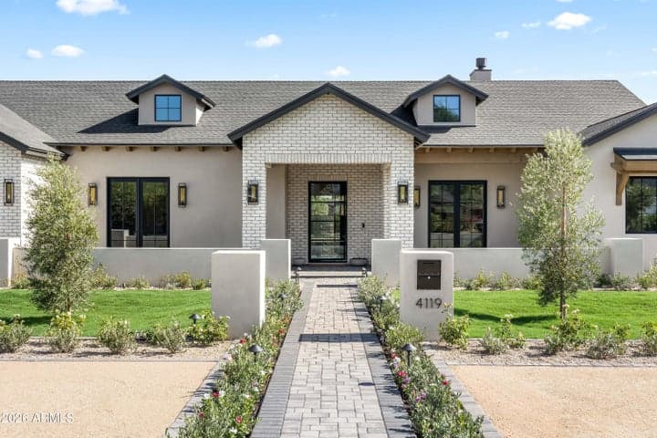 4119 E STANFORD Drive, Phoenix, AZ