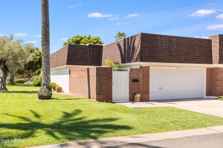 3157 E HAZELWOOD Street, Phoenix, AZ