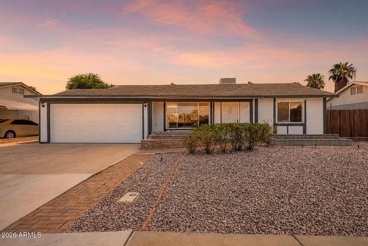 1820 W CHEYENNE Drive, Chandler, AZ