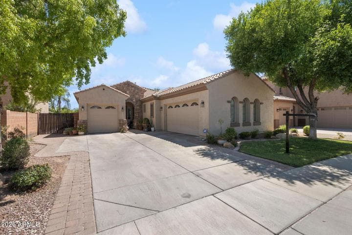3105 E CLAXTON Court, Gilbert, AZ