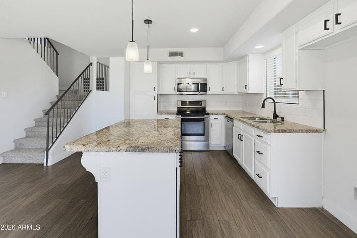 8913 W MARCONI Avenue, Peoria, AZ