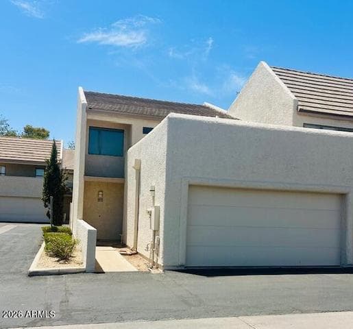 821 E REDONDO Drive, Tempe, AZ