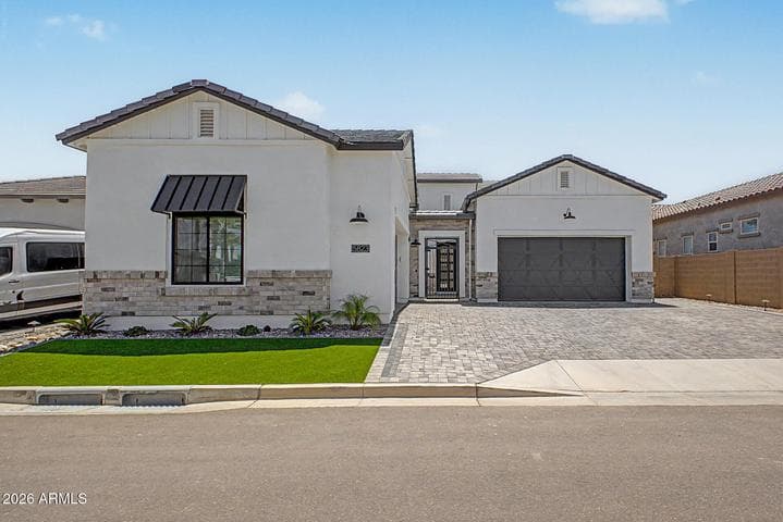 5823 E SANFORD Street, Mesa, AZ