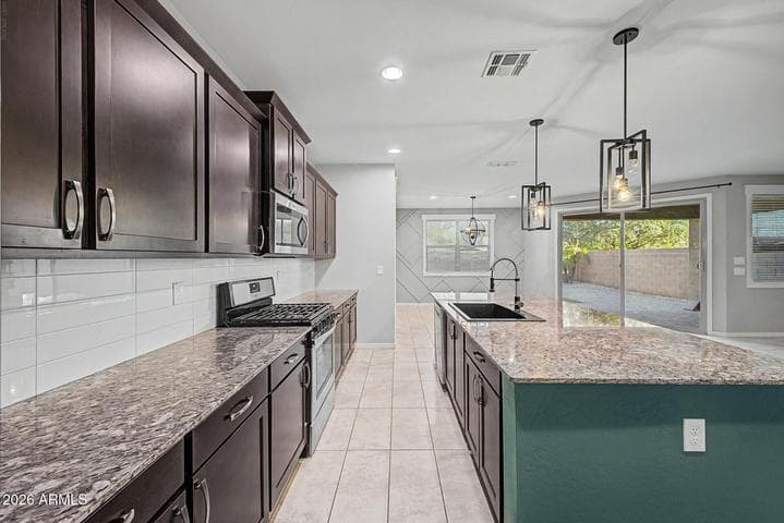 1041 W GLEN CANYON Drive, San Tan Valley, AZ
