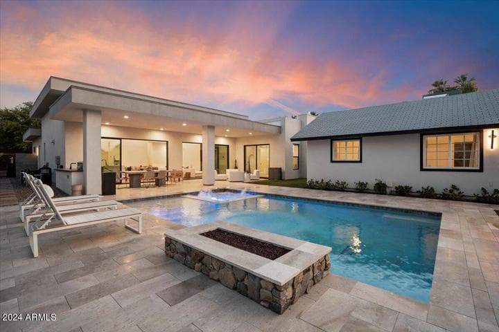 744 E MYRTLE Avenue, Phoenix, AZ