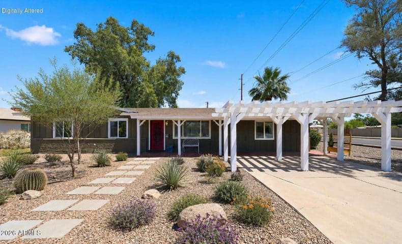 2302 W BERRIDGE Lane, Phoenix, AZ