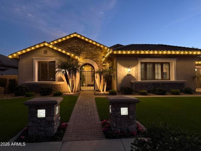 305 W GRAND CANYON Drive, Chandler, AZ