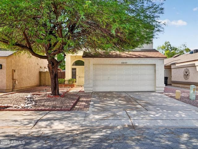 4047 W WHISPERING WIND Drive, Glendale, AZ