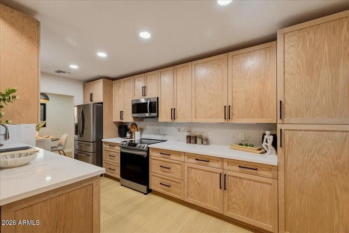 2038 E Cheery Lynne Road, Phoenix, AZ