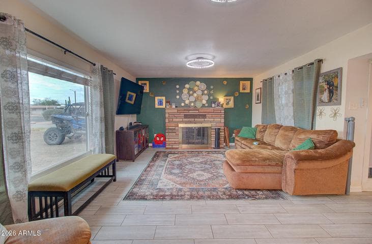 1128 N WALNUT Drive, Casa Grande, AZ