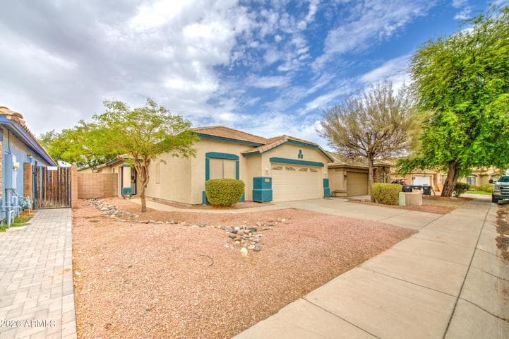 15668 W SAGUARO Lane, Surprise, AZ