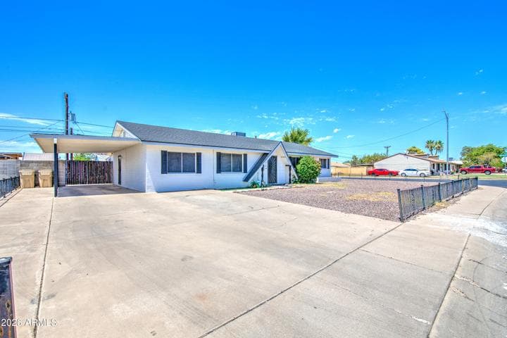 5722 N 62nd Drive, Glendale, AZ