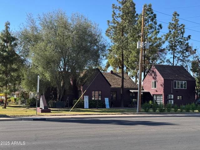 121 W UNIVERSITY Drive, Mesa, AZ