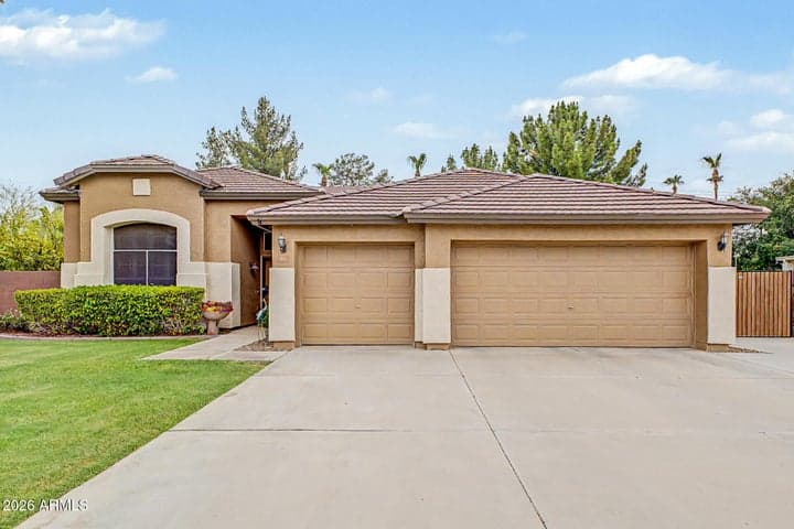 265 E LIBERTY Lane, Gilbert, AZ