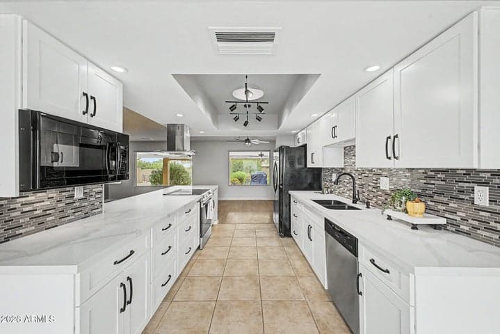 9433 W HUTTON Drive, Sun City, AZ