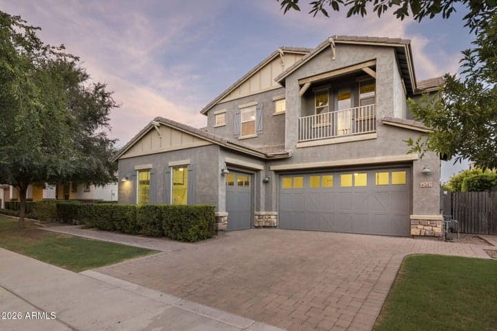 4247 E COMSTOCK Drive, Gilbert, AZ