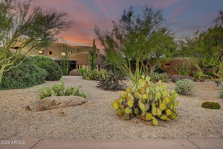 7704 E BLACK MOUNTAIN Road, Scottsdale, AZ