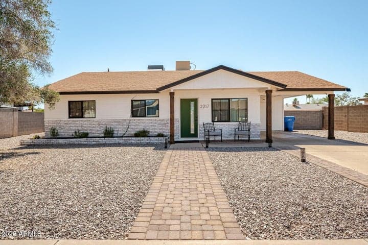 2217 W MICHIGAN Avenue, Phoenix, AZ