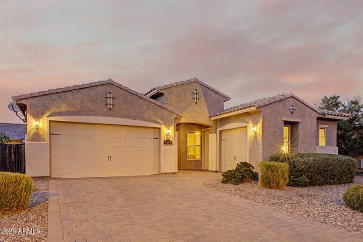 2690 E HAZELTINE Way, Gilbert, AZ