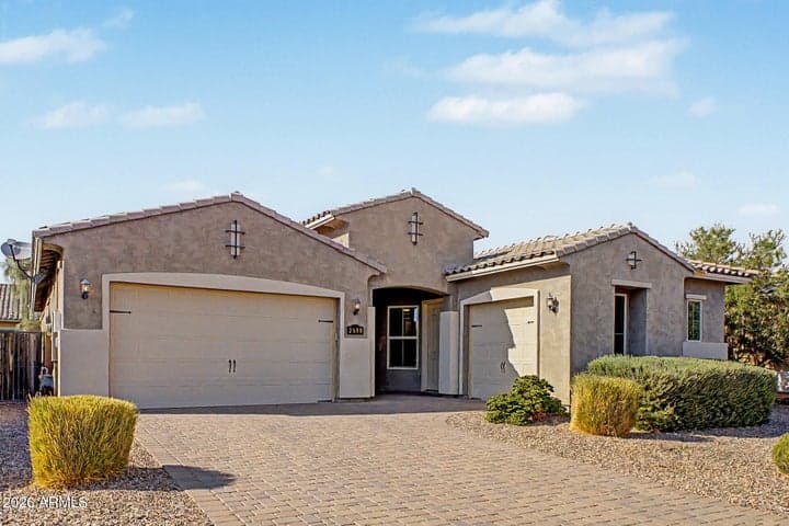 2690 E HAZELTINE Way, Gilbert, AZ