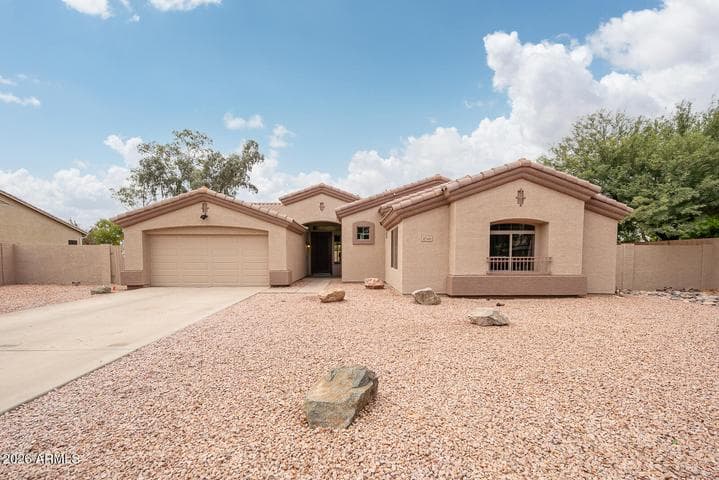 1740 S HERITAGE Drive, Gilbert, AZ