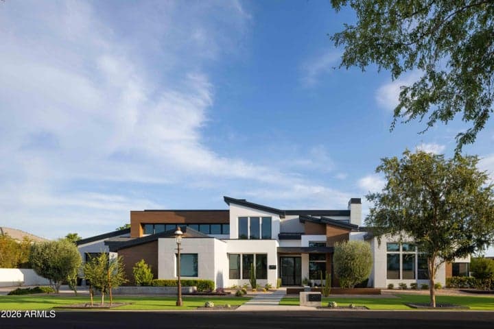 3435 E HUBER Circle, Mesa, AZ