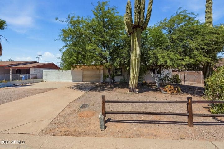 844 E DESERT Avenue, Apache Junction, AZ