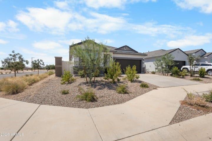 18351 W HACKAMORE Drive, Wittmann, AZ