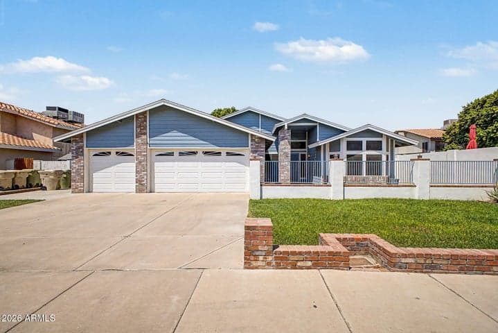 5540 W CHRISTY Drive, Glendale, AZ