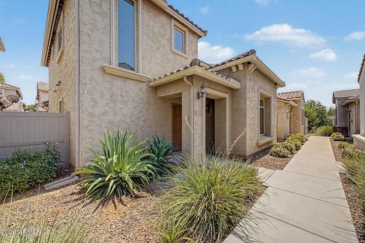 2163 W SCULLY Drive, Phoenix, AZ