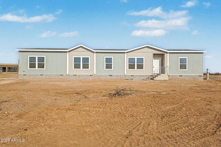 23061 W MILTON Drive, Wittmann, AZ