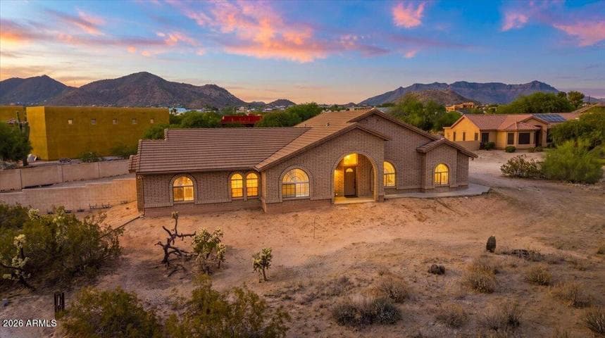 8112 E MCDOWELL Road, Mesa, AZ