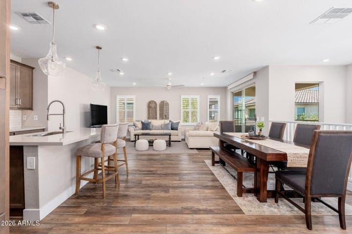 762 E GINKO Avenue #201, Gilbert, AZ