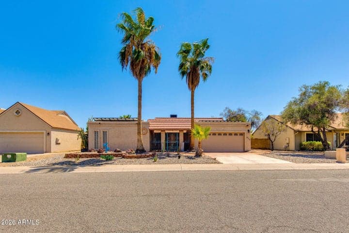 825 E PIUTE Avenue, Phoenix, AZ