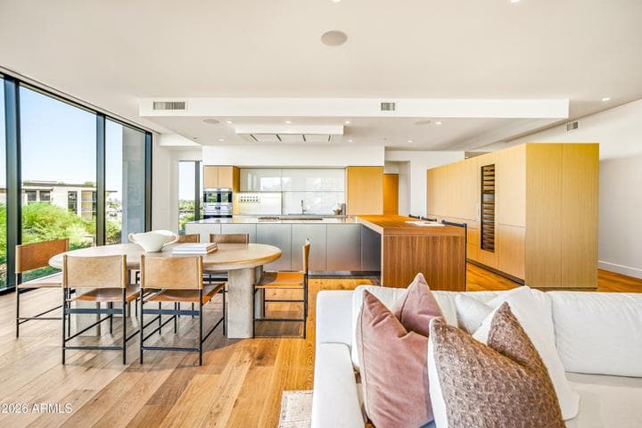 5000 N Camelback Ridge Drive #210, Scottsdale, AZ