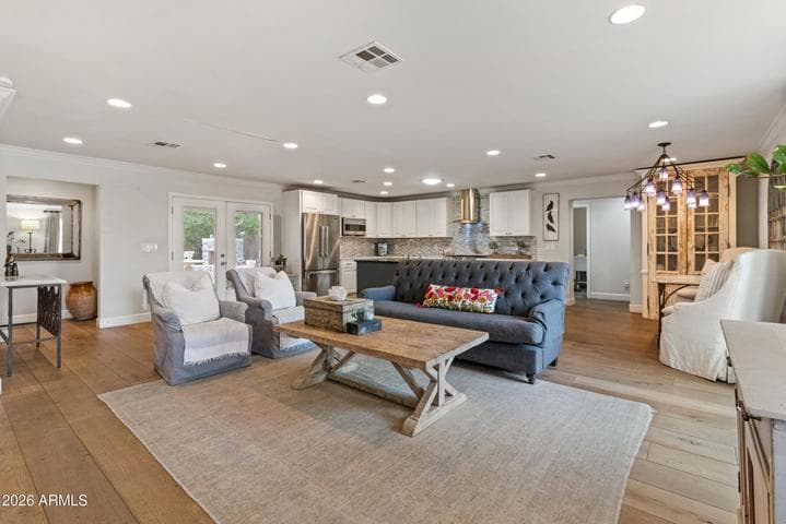 4025 E OSBORN Road, Phoenix, AZ