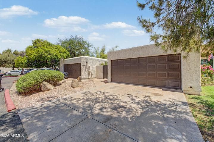 1529 S River Drive, Tempe, AZ