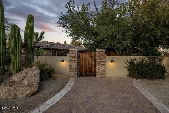 11021 N 74TH Street, Scottsdale, AZ
